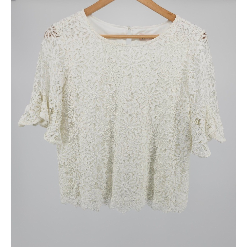 Nanette Lepore White Floral Lace Flutter Sleeve Blouse Medium Crew Neck Keyhole